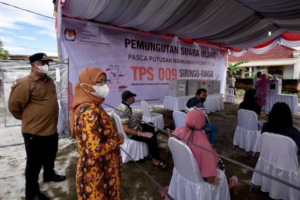 Tinjau TPS PSU Labuhanbatu, Sabrina Minta Masyarakat Tetap Jaga Suasana Kondusif